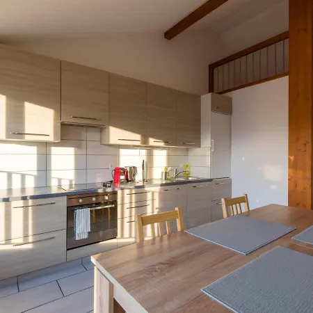 דירה Center Close To And Shops תון