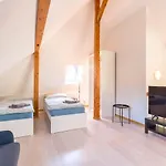 Center Close To And Shops Apartment *